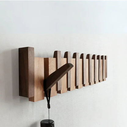 Houten Wandkapstok met Pianovormig Ontwerp