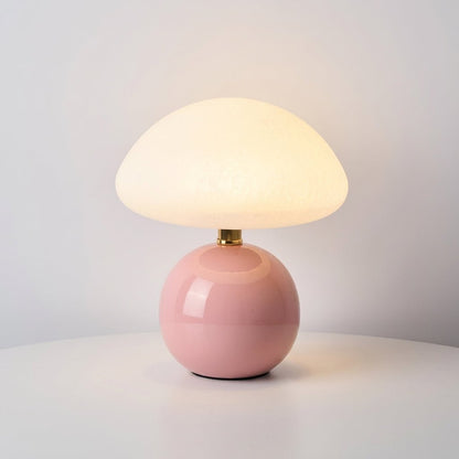 Tafellamp Met Ronde Basis En Brede Kap Voor Zachte Binnenverlichting