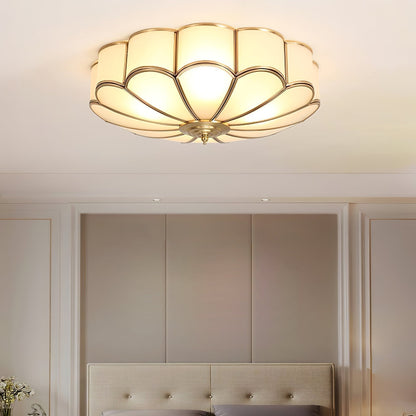 Art Deco Plafondlamp Met Bloemmotief En Matglazen Kap