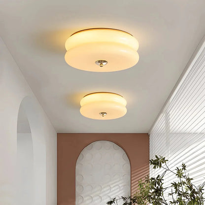 Art Deco Plafondlamp Met Gelaagde Glazen Kap Voor Tijdloze Sfeerverlichting