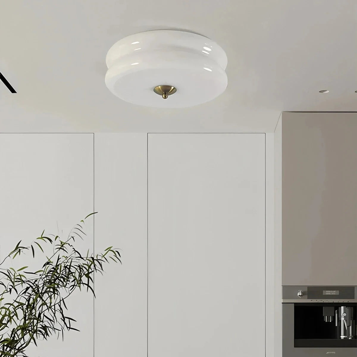 Art Deco Plafondlamp Met Gelaagde Glazen Kap Voor Tijdloze Sfeerverlichting