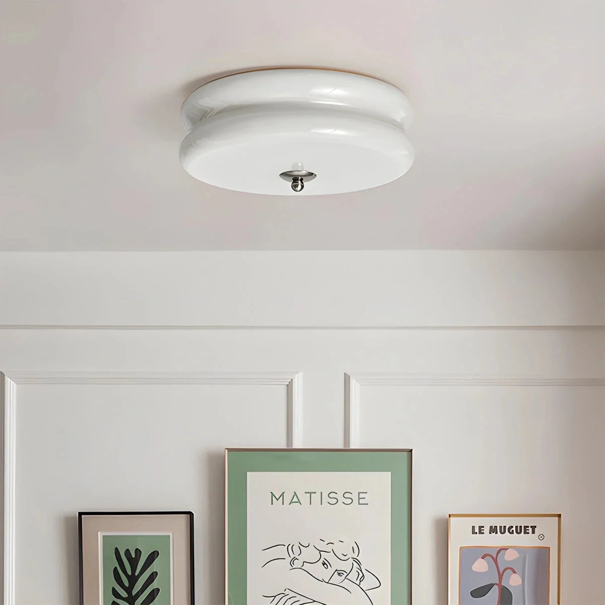 Art Deco Plafondlamp Met Gelaagde Glazen Kap Voor Tijdloze Sfeerverlichting