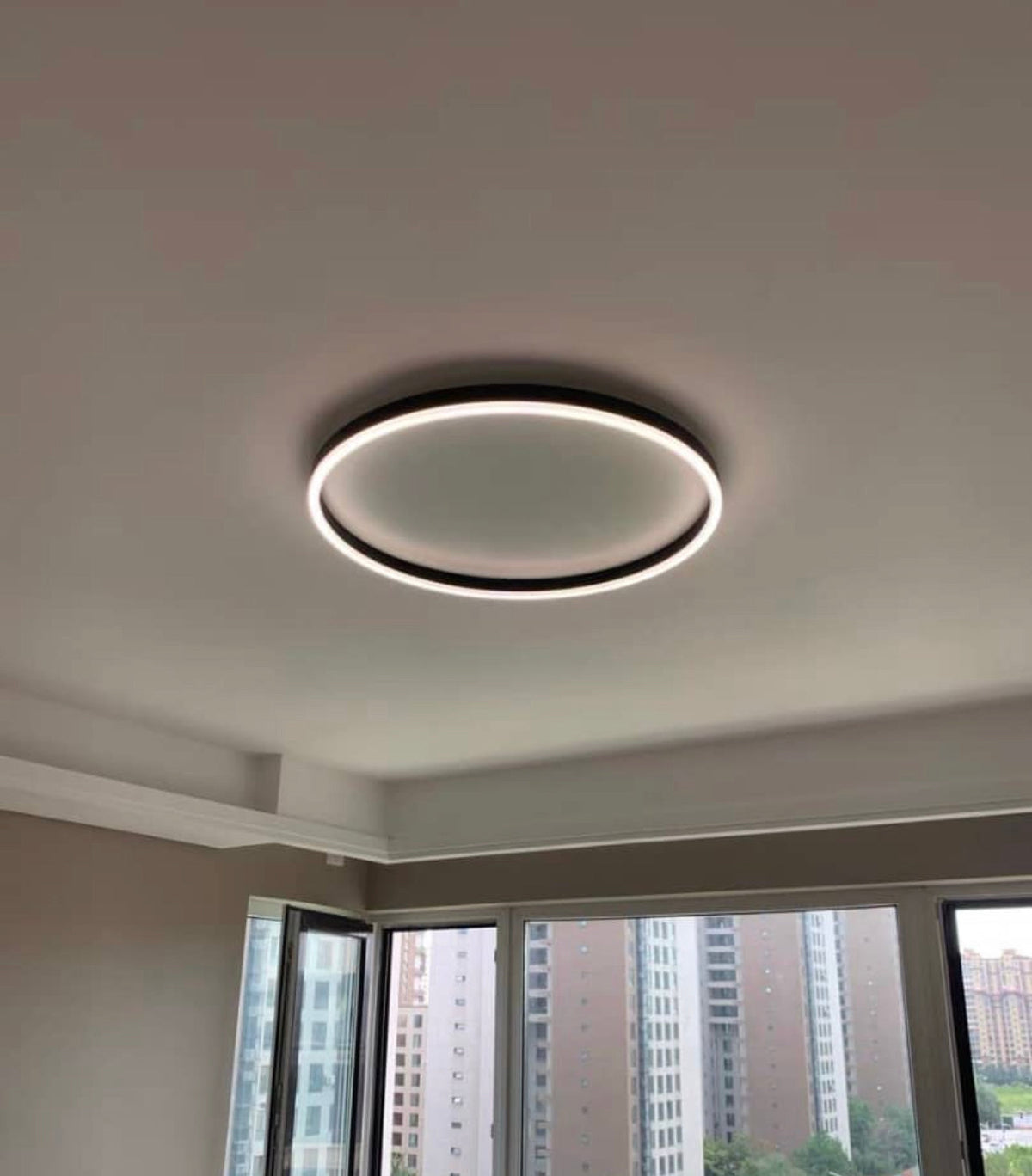 Moderne LED Plafondlamp Met Ronde Vorm Voor Stijlvolle Verlichting