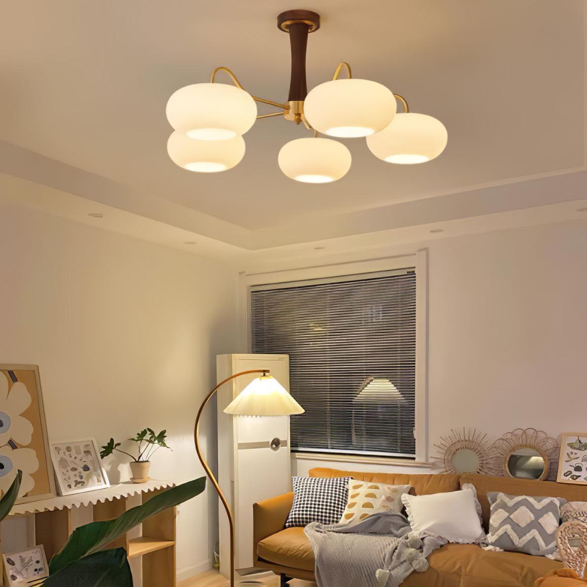 Retro Plafondlamp Met Glazen Kappen En Messing Armen