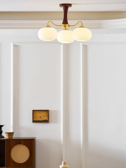 Retro Plafondlamp Met Glazen Kappen En Messing Armen