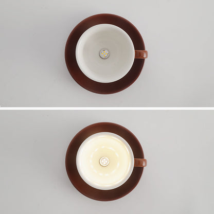 Retro Plafondlamp Met Theekopjesdesign Voor Speelse Interieurs