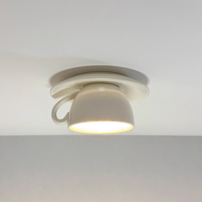 Retro Plafondlamp Met Theekopjesdesign Voor Speelse Interieurs