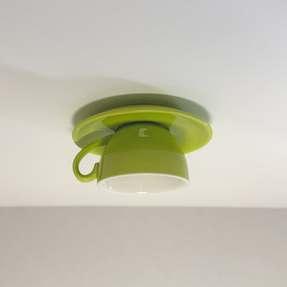 Retro Plafondlamp Met Theekopjesdesign Voor Speelse Interieurs
