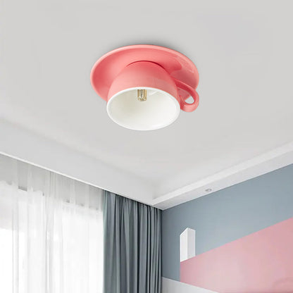 Retro Plafondlamp Met Theekopjesdesign Voor Speelse Interieurs