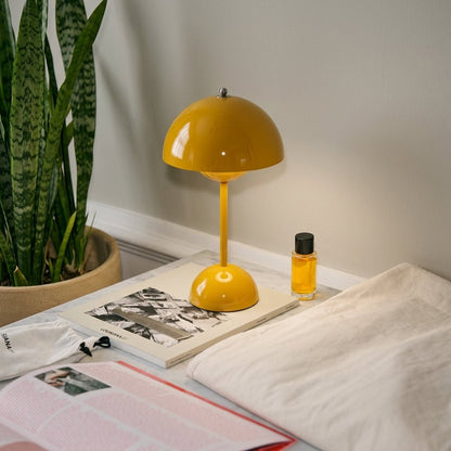 Tafellamp Met Pilootkap, Compact Ontwerp En Dagelijks Zachte Lichtverdeling