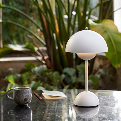 Tafellamp Met Pilootkap, Compact Ontwerp En Dagelijks Zachte Lichtverdeling