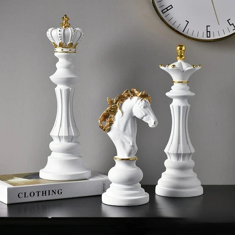 Decoratieve Schaakfiguren Met Klassieke Vorm En Gedetailleerde Afwerking Voor Interieuraccenten
