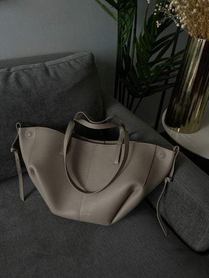 Luxe Tote Tas Met Ruime Opbergvakken En Tijdloze Uitstraling