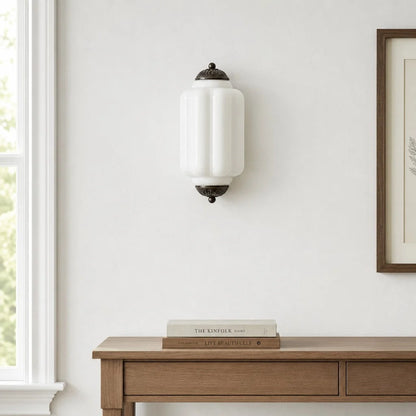 Art Deco Wandlamp met Geribbelde Glazen Kap