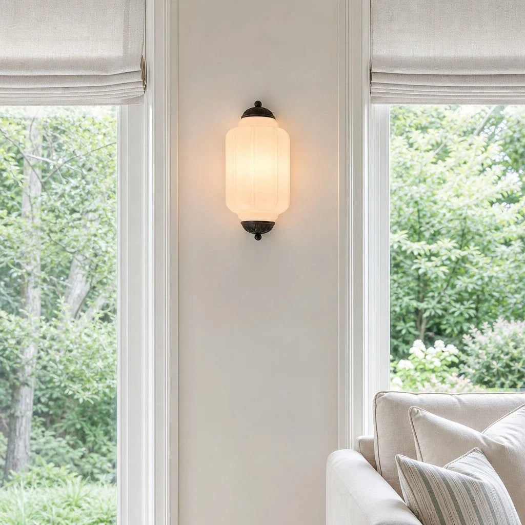 Art Deco Wandlamp met Geribbelde Glazen Kap