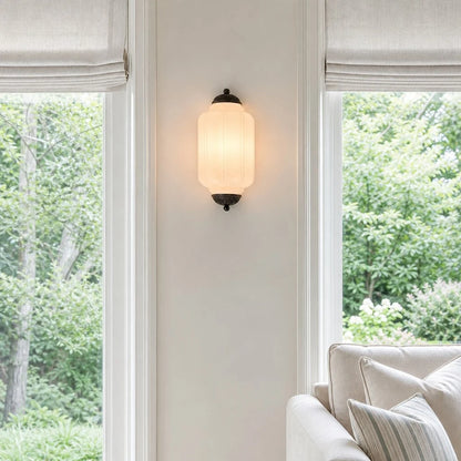 Art Deco Wandlamp met Geribbelde Glazen Kap