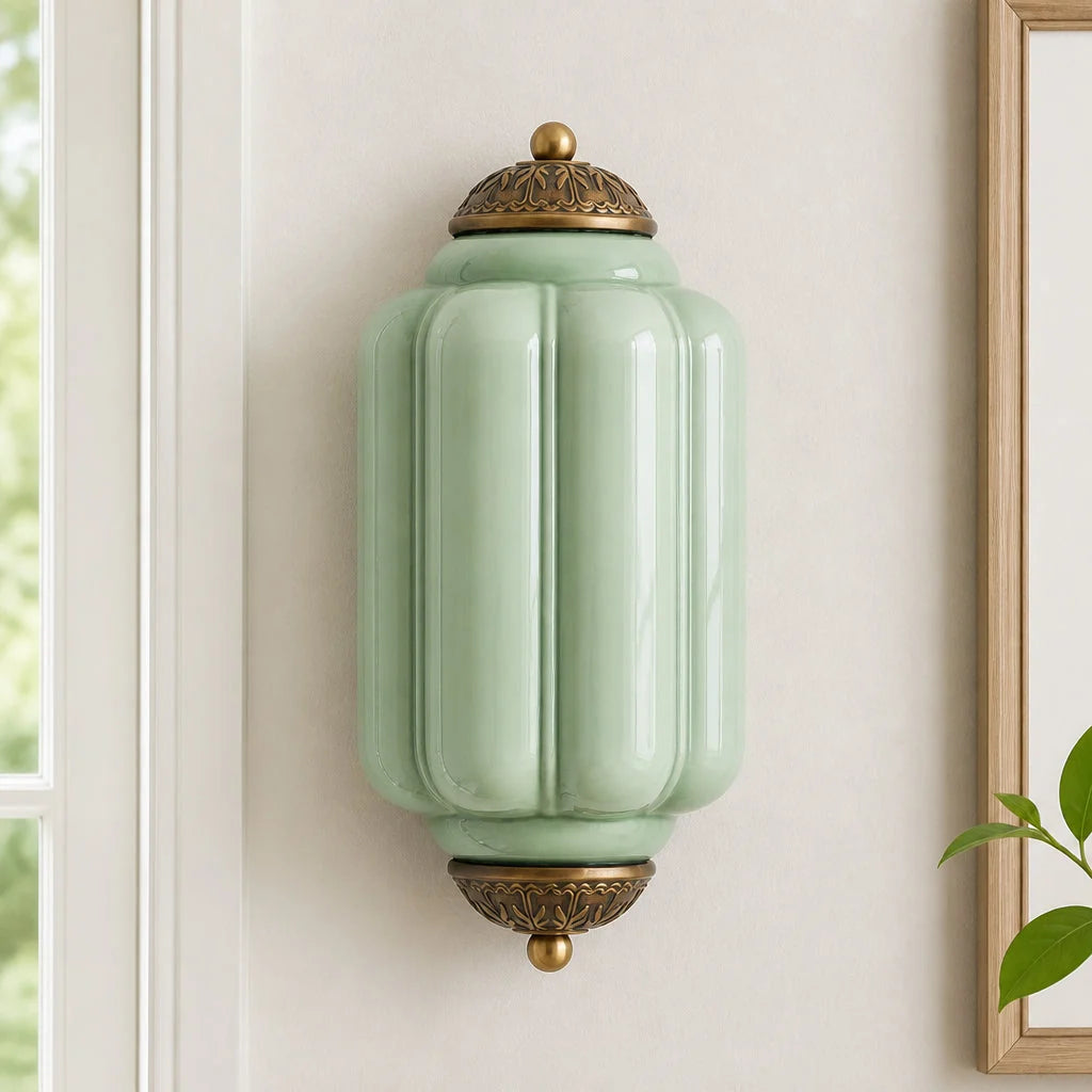 Art Deco Wandlamp met Geribbelde Glazen Kap