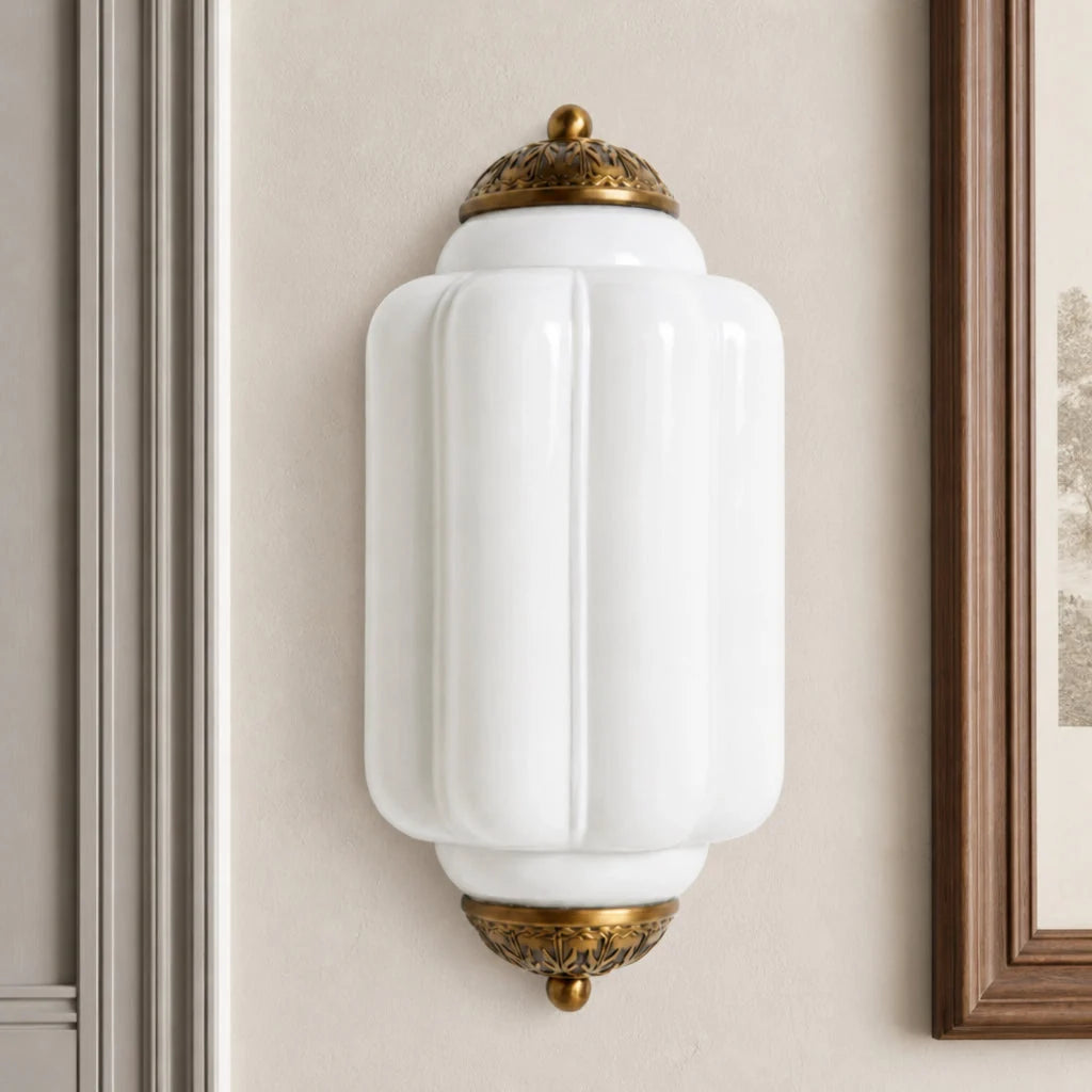 Art Deco Wandlamp met Geribbelde Glazen Kap
