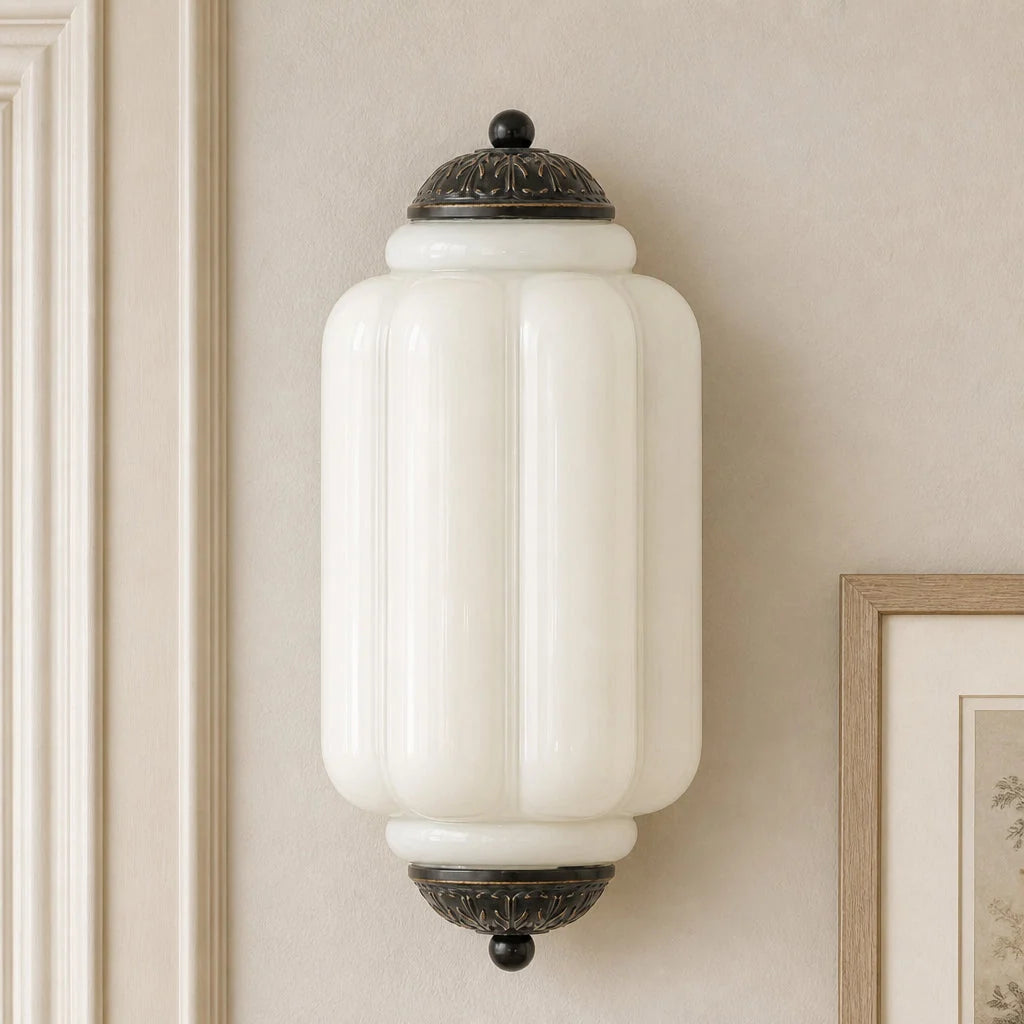 Art Deco Wandlamp met Geribbelde Glazen Kap