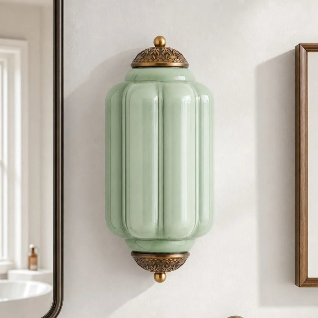 Art Deco Wandlamp met Geribbelde Glazen Kap