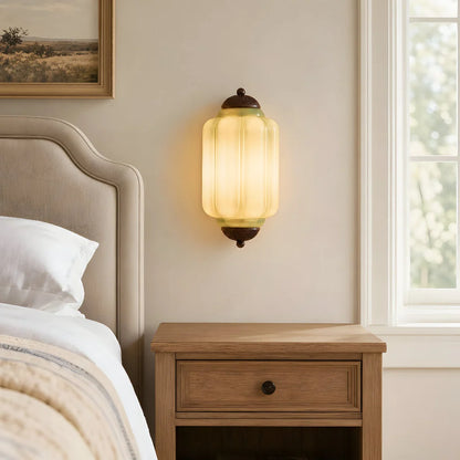 Art Deco Wandlamp met Geribbelde Glazen Kap