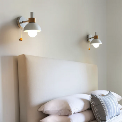 Scandinavische Wandlamp Met Koepelkap En Trekkoordschakelaar