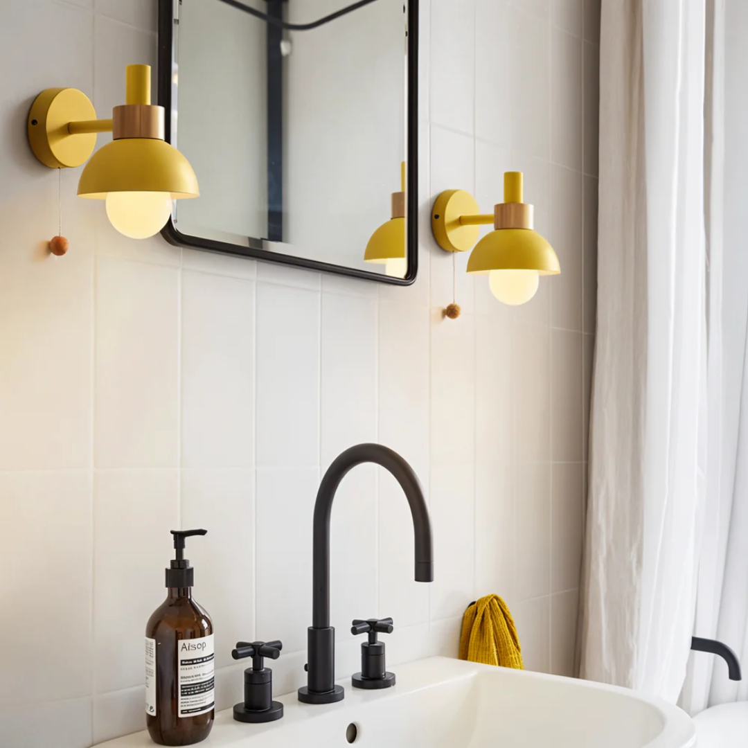 Scandinavische Wandlamp Met Koepelkap En Trekkoordschakelaar