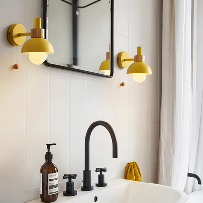 Scandinavische Wandlamp Met Koepelkap En Trekkoordschakelaar