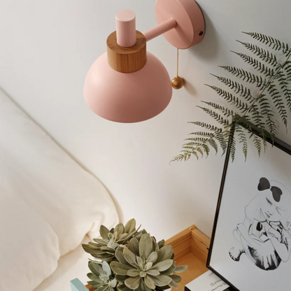 Scandinavische Wandlamp Met Koepelkap En Trekkoordschakelaar
