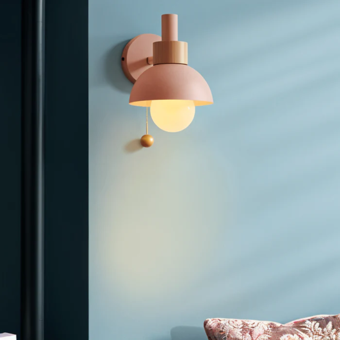 Scandinavische Wandlamp Met Koepelkap En Trekkoordschakelaar